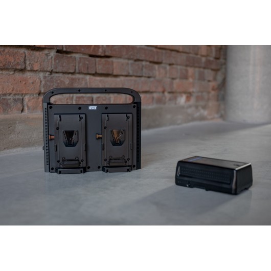 Ładowarka czterokanałowa Newell BP-4CH do akumulatorów V-mount