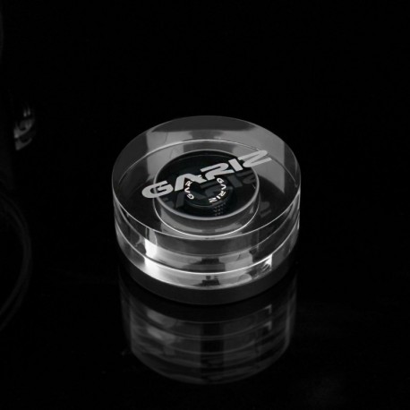 Aluminiowy soft button wkręcany w kolorze czarnym.