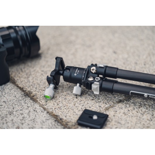 Statyw Fotopro P-2 z głowicą kulową P-2S - czarny