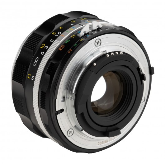 Obiektyw Voigtlander Ultron SL IIs 40 mm f/2,0 do Nikon F - srebrny