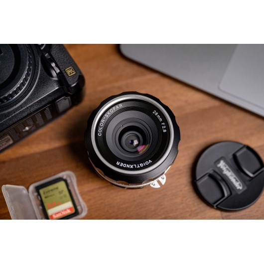 Obiektyw Voigtlander Color Skopar SL IIs 28 mm f/2,8 do Nikon F - srebrny