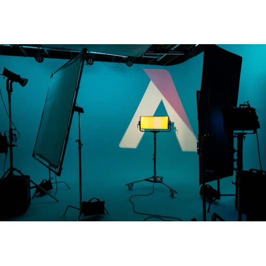 Lampa LED Aputure Nova P600c Kit