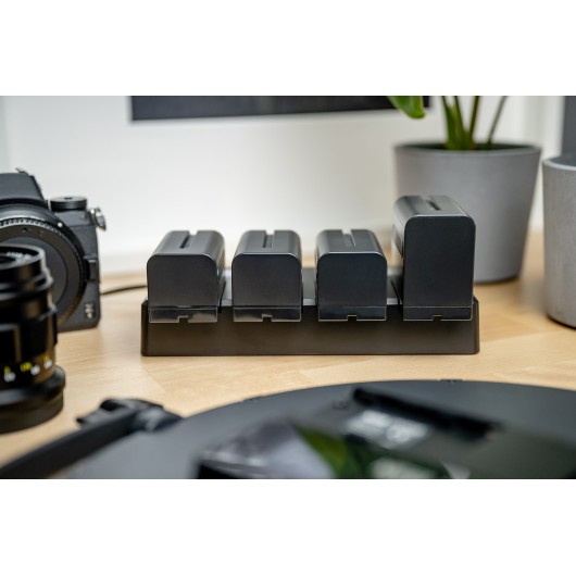 Ładowarka czterokanałowa Newell DF-4CH do akumulatorów NP-F do Sony