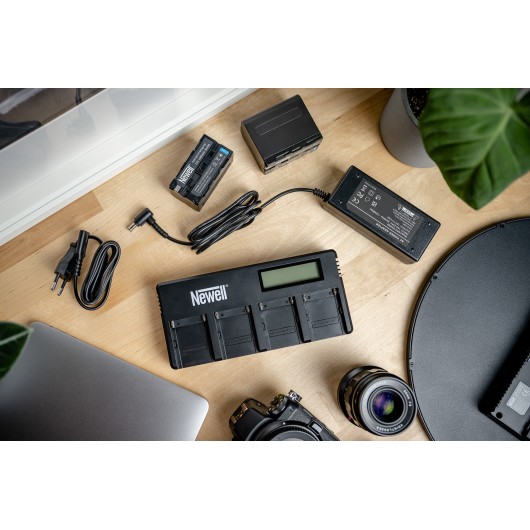 Ładowarka czterokanałowa Newell DF-4CH do akumulatorów NP-F do Sony