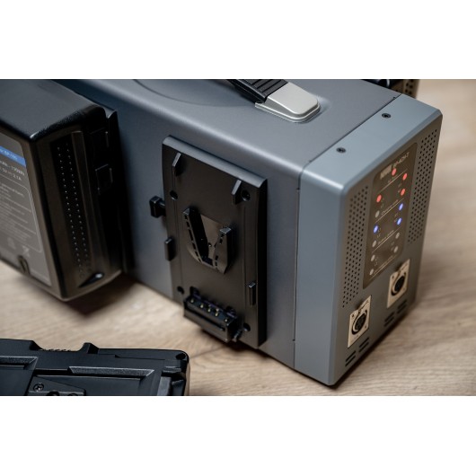 Ładowarka czterokanałowa Newell BP-4CHT do akumulatorów V-mount