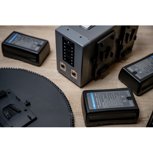 Ładowarka czterokanałowa Newell BP-4CHT do akumulatorów V-mount