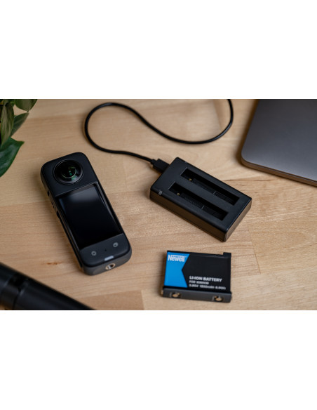 Ładowarka dwukanałowa Newell SDC-USB do akumulatorów One X3 do Insta360