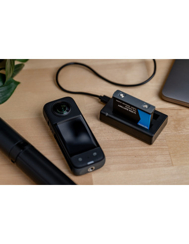 Ładowarka dwukanałowa Newell SDC-USB do akumulatorów One X3 do Insta360