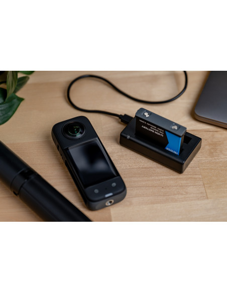 Ładowarka dwukanałowa Newell SDC-USB do akumulatorów One X3 do Insta360