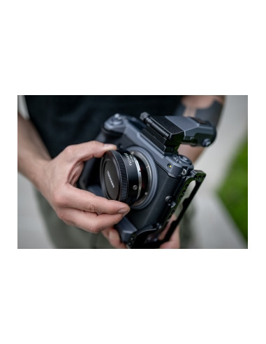 Adapter bagnetowy Techart EF-FG01+ - Canon EF / Fujifilm G