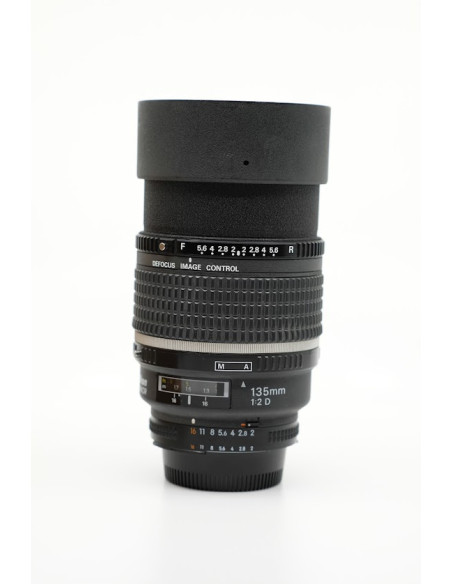 Nikkor AF DC 135mm f/2D - KOMIS