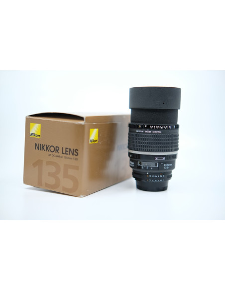 Nikkor AF DC 135mm f/2D - KOMIS