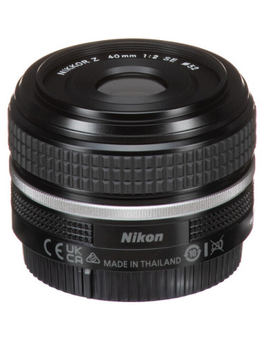 Nikon Z f + Nikkor Z 40 mm f/2 (SE) aparat...