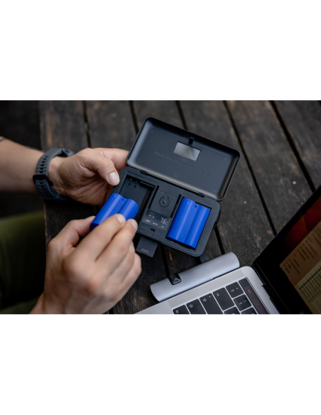 Ładowarka dwukanałowa Newell LCD-PB-SD do akumulatorów EN-EL14 do Nikon