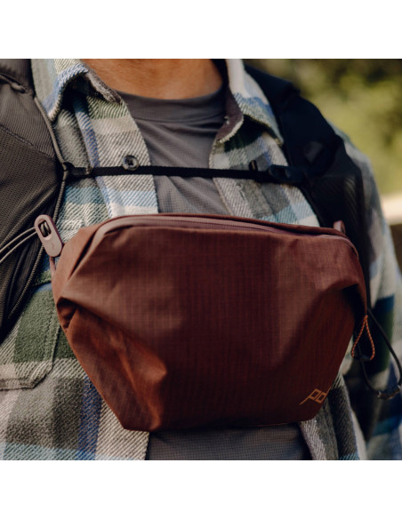 Peak Design Outdoor Sling 2L torba ciemny fiolet.