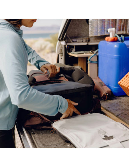 Peak Design Outdoor Backpack 45L plecak ciemny fiolet.