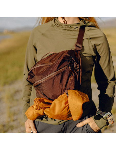 Peak Design Outdoor Sling 7L torba ciemny fiolet.