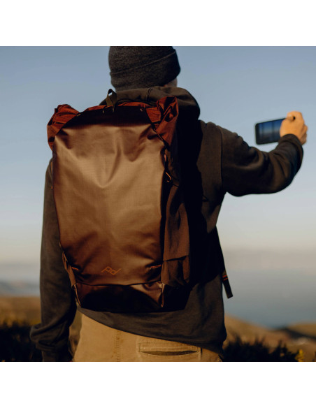 Peak Design Outdoor Backpack 25L plecak ciemny fiolet.