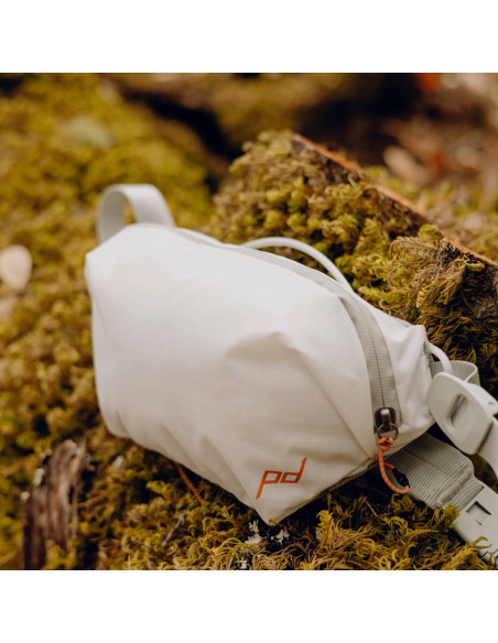 Peak Design Outdoor Sling 2L torba biała.