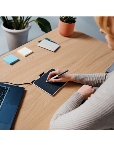 Wacom One - tablet piórkowy z Bluetooth -...