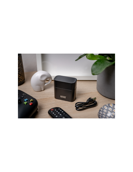 Ładowarka 4-kanałowa Newell do akumulatorów Li-ion + 4 akumulatory Li-ion AA 2200 mAh