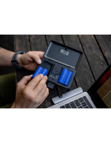 Ładowarka dwukanałowa Newell LCD-PB-SD z...