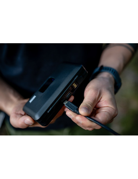 Ładowarka dwukanałowa Newell LCD z funkcją power banku i czytnikiem kart SD do akumulatorów LP-E6