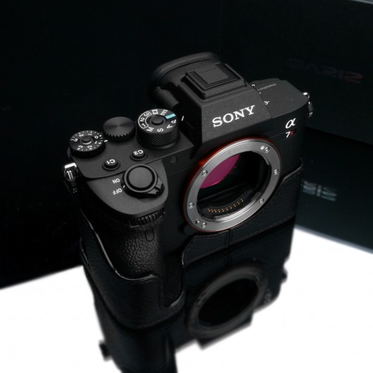 GARIZ XS-CHA7RM4BK half case do Sony A7R M4 (IV) - black/czarny