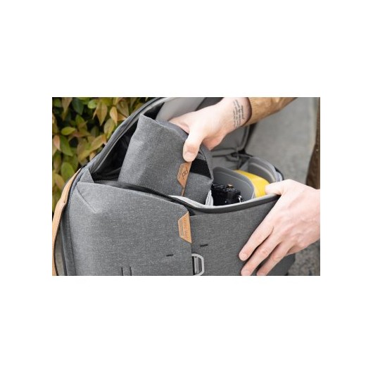 Peak Design Field Pouch Charcoal v2 - Grafitowy, z paskiem