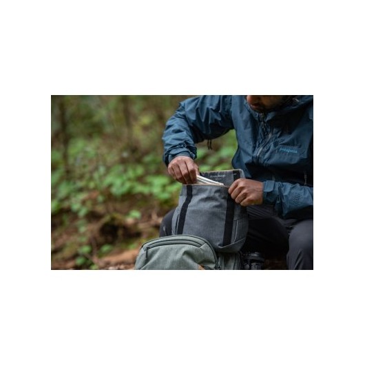 Peak Design Field Pouch Charcoal v2 - Grafitowy, z paskiem