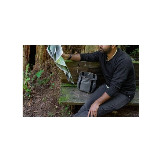 Peak Design Field Pouch Charcoal v2 - Grafitowy, z paskiem