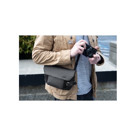 Peak Design Field Pouch Black v2 - Czarny, z paskiem