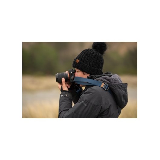 Pasek na szyję lub ramię SLIDE LITE MIDNIGHT v3 niebieski do lekkich aparatów